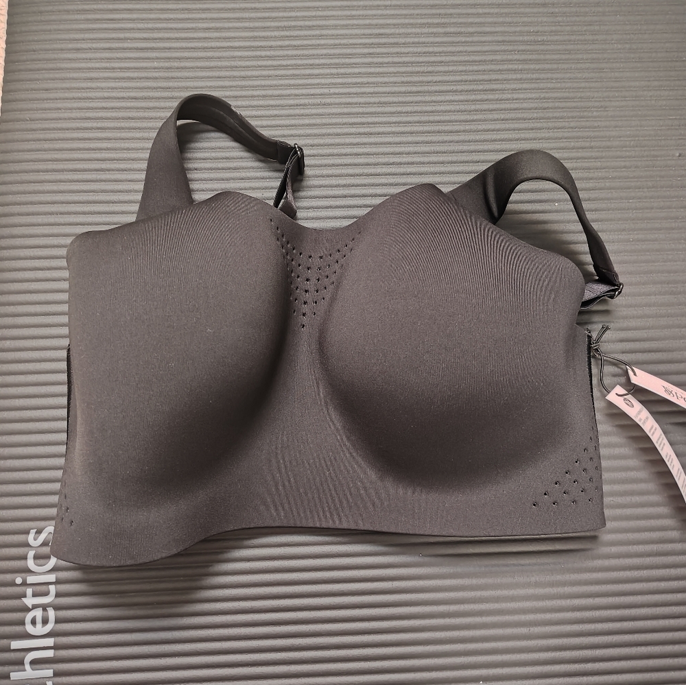 NWT Victoria Secret Featherweight Max